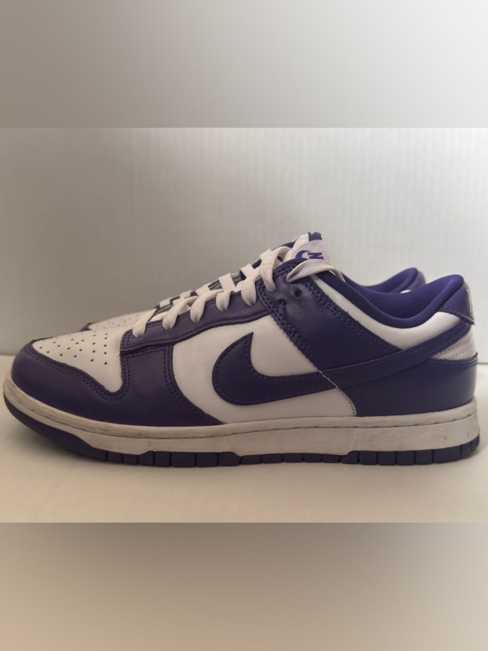 Nike Men's Low-Top Sneakers in White and Purple